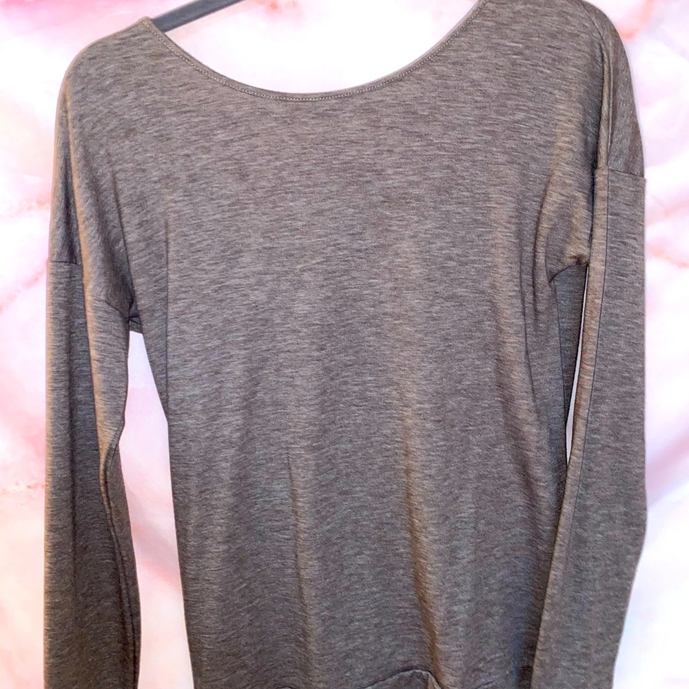 REVERSIBLE TOP! ๐ค - Picture 2 of 2